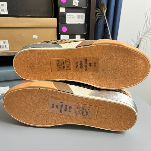 Dolce Vita Zantel Leopard Print Sneakers with Faux Fur - Picture 7 of 8